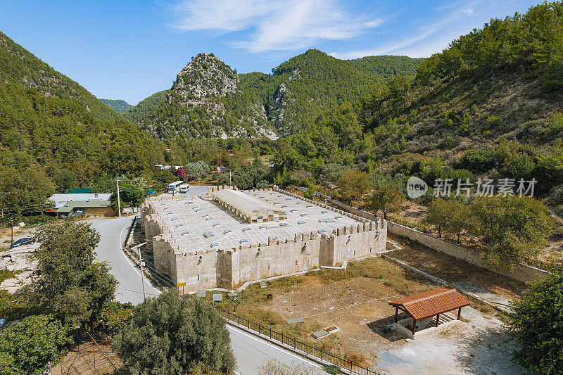 鸟瞰图Alara Han Caravanserai位于土耳其安塔利亚。